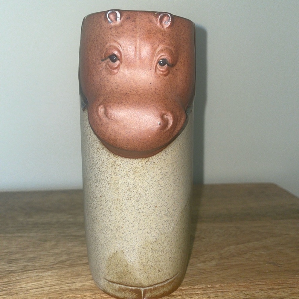 🤎VTG hippopotamus Pottery Tumbler